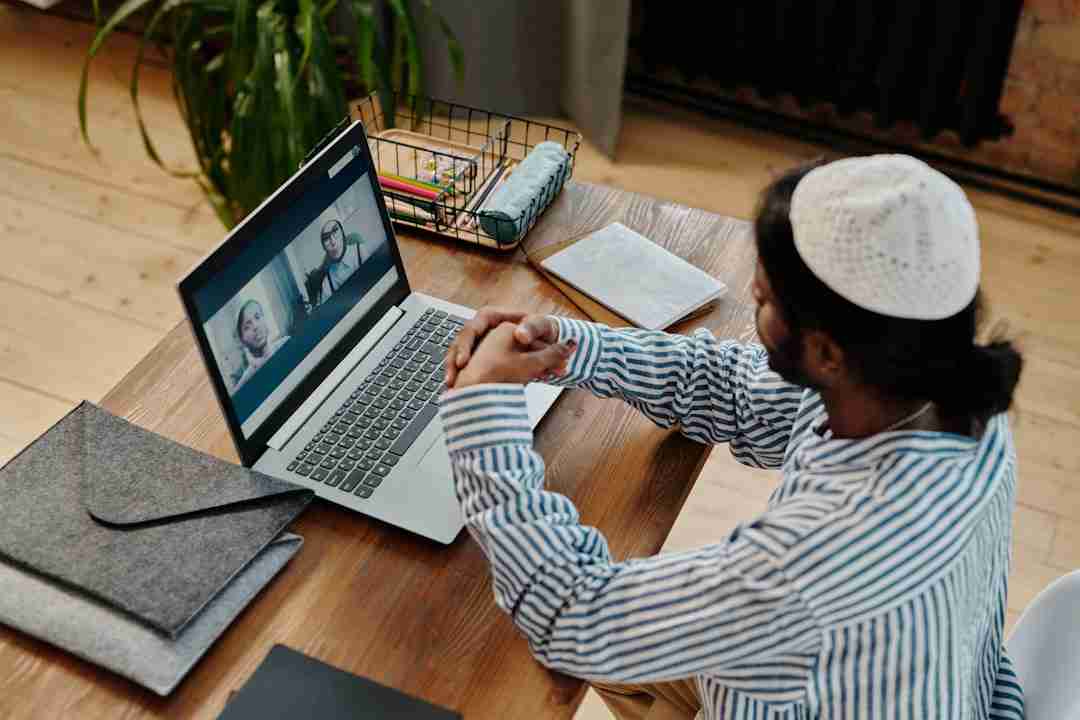Crafting a Portable Income: Tales from the Coffee Shop Office