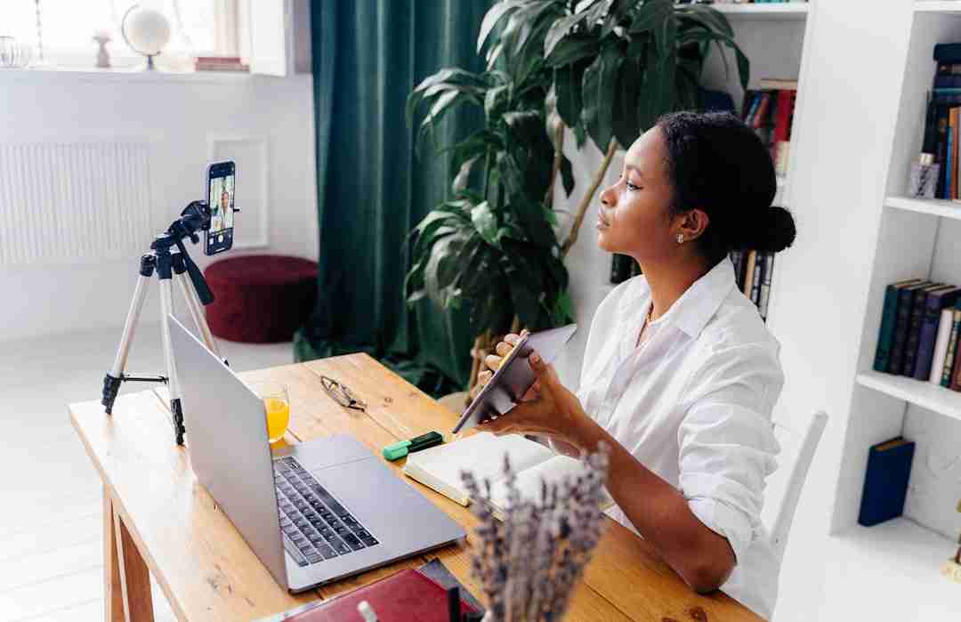 Earning from Anywhere: Crafting a Digital Nomad Lifestyle