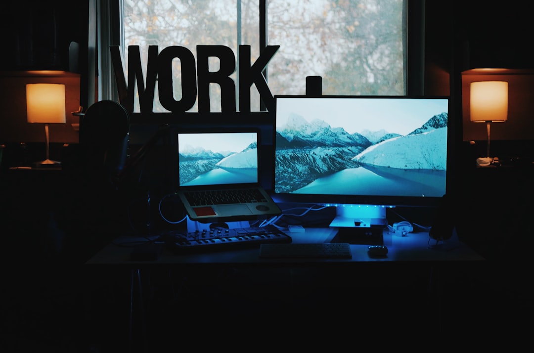How to Seamlessly Balance Your Wanderlust and Workload: A Practical Guide for Remote Professionals