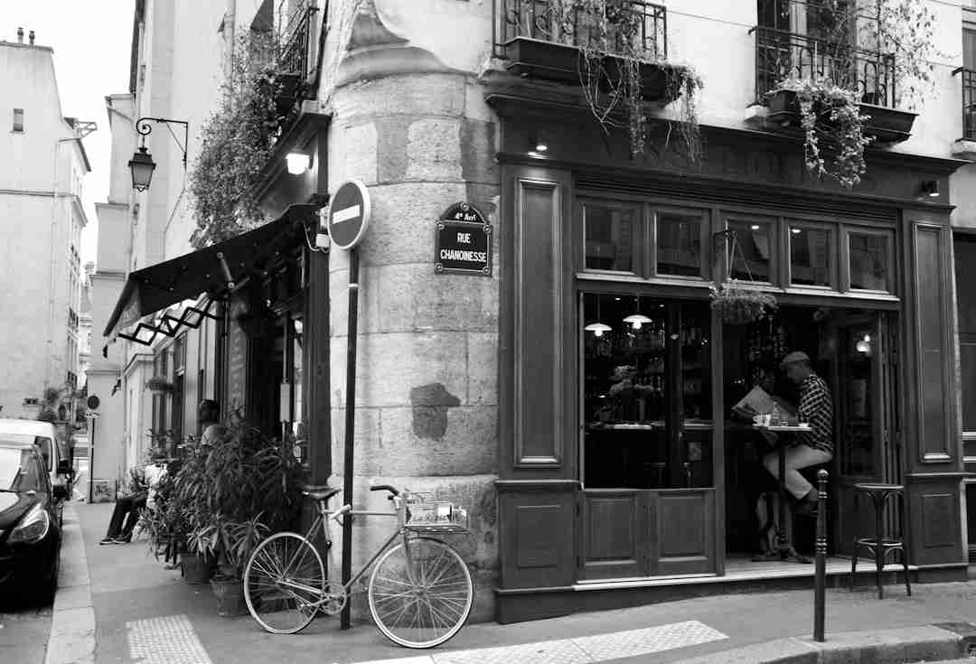 From Cafes to Coastlines: Living the Laptop Lifestyle