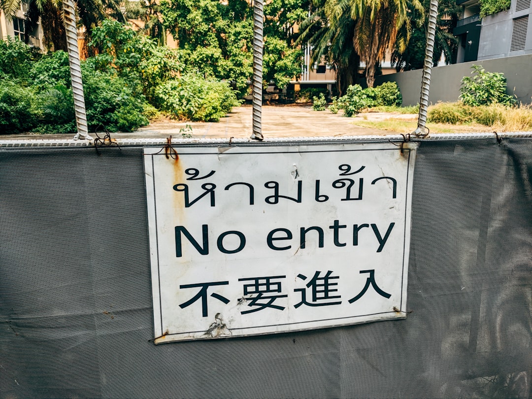 Pros and Cons of Building a Life in a Foreign Country