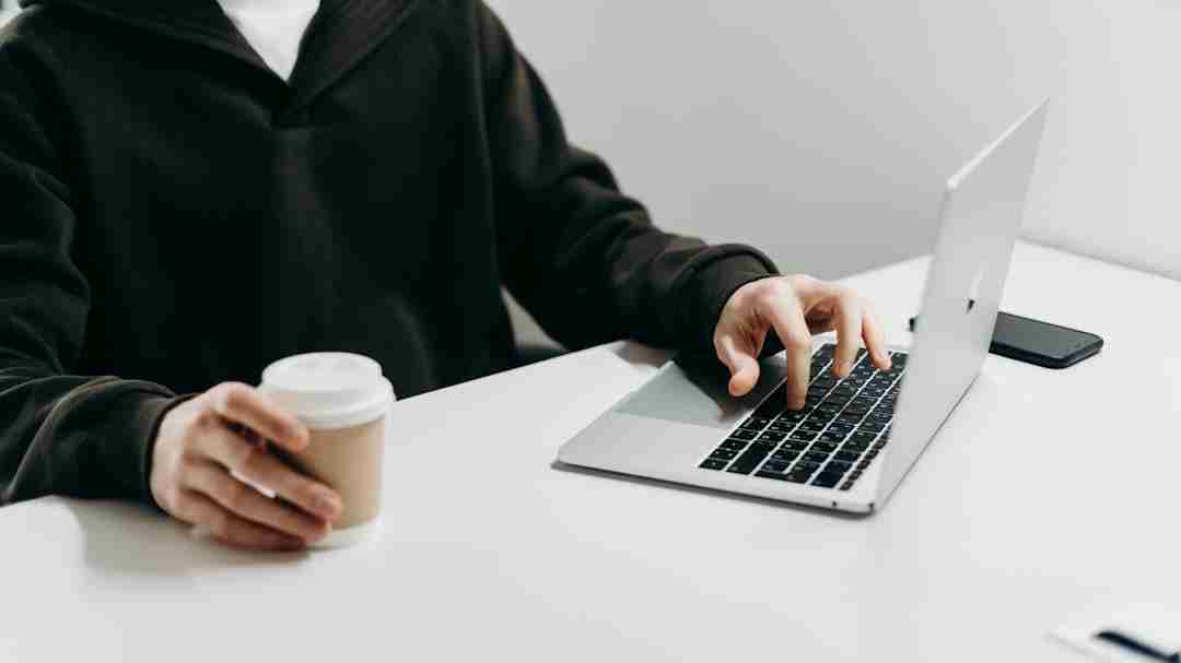 Crafting a Steady Income Stream While Traveling the World