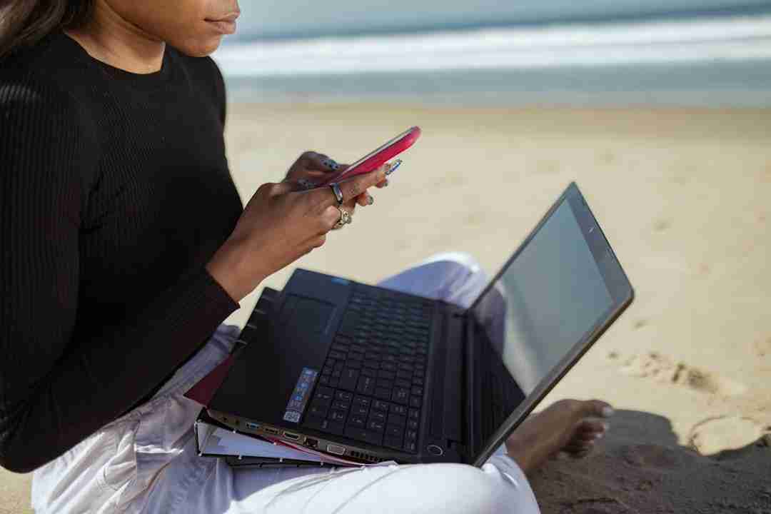 Freelancing on the Beach: Balancing Sand and Success